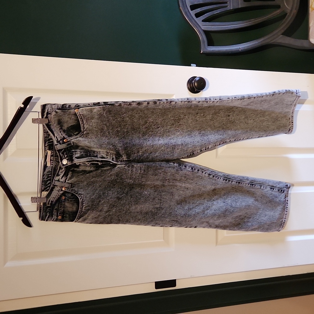 Ribcage straight levis jeans. Acidwash black